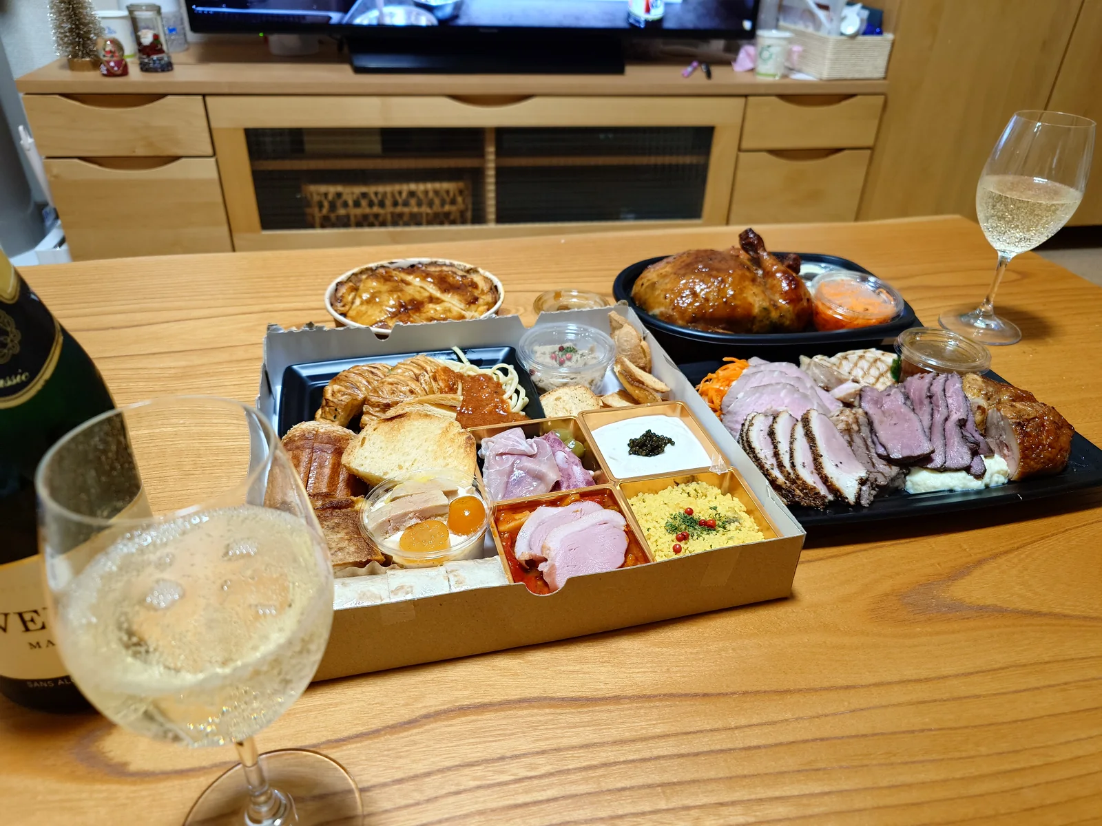 Arbreの料理が並ぶ食卓
